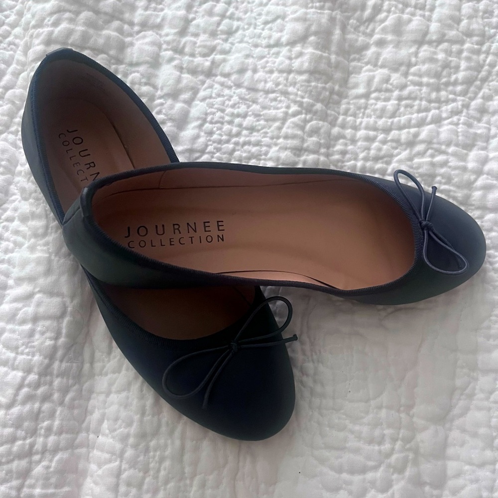 Navy classic ballet flats